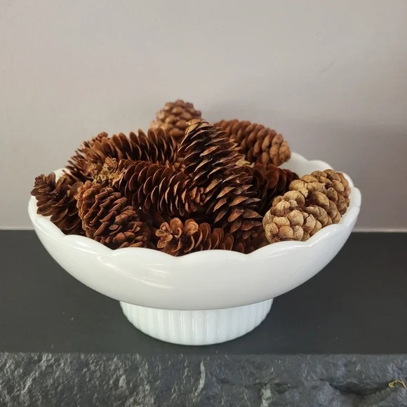 E.O. Brody Milkglass Vintage Bowls/Pair - Picture 7 of 7